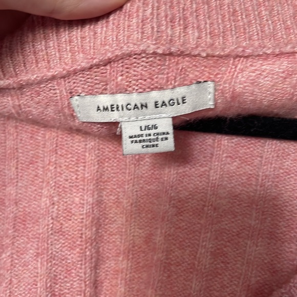 American Eagle Pink Super Soft Cropped Pink Cardigan Size Large - Picture 2 of 4